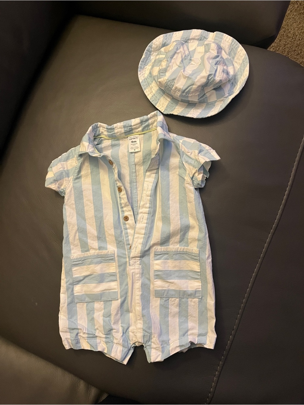 Carter’s 9 month matching striped set with hat